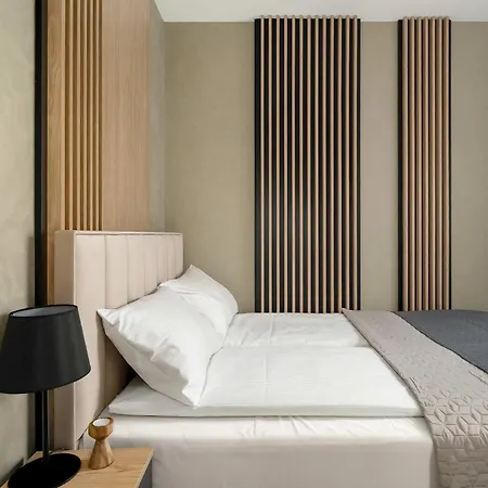 Unique With Air Conditioning In By Renters Apartamento Poznan