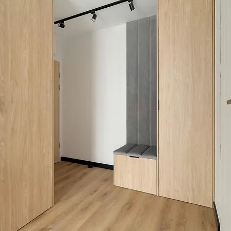 Unique With Air Conditioning In By Renters Apartamento Poznan